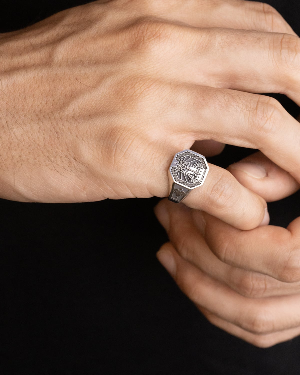 STRENGHT TAROT CARD SIGNET RING