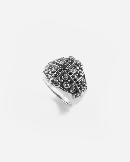 ANILLO CHEVALIER HERENCIA DE PLATA CON CRUX DE PIEDRAS NEGRAS