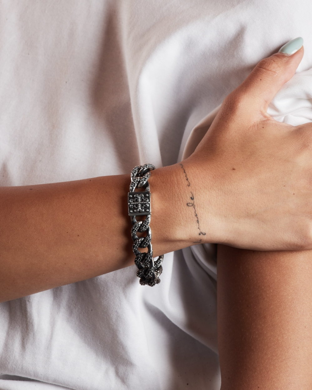BRACCIALE GRUMETTA CON TEXTURE GOTICA...