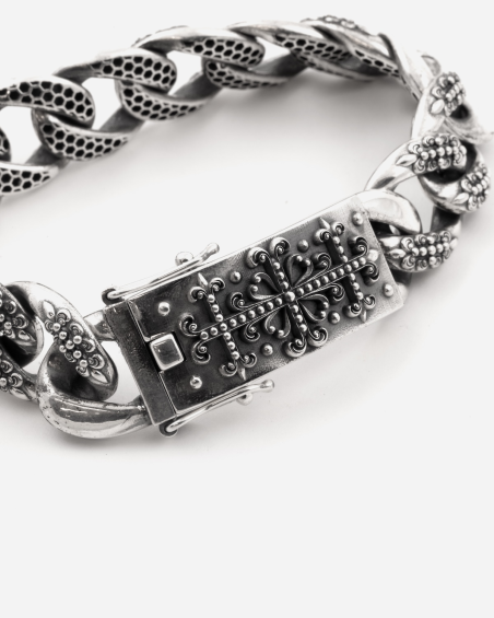 ARMBAND GROUMETTE MIT GOTISCHES TEXTURE ABWECHSELND INSIGNA