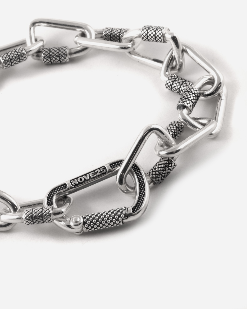 CARABINER CHAIN BRACELET