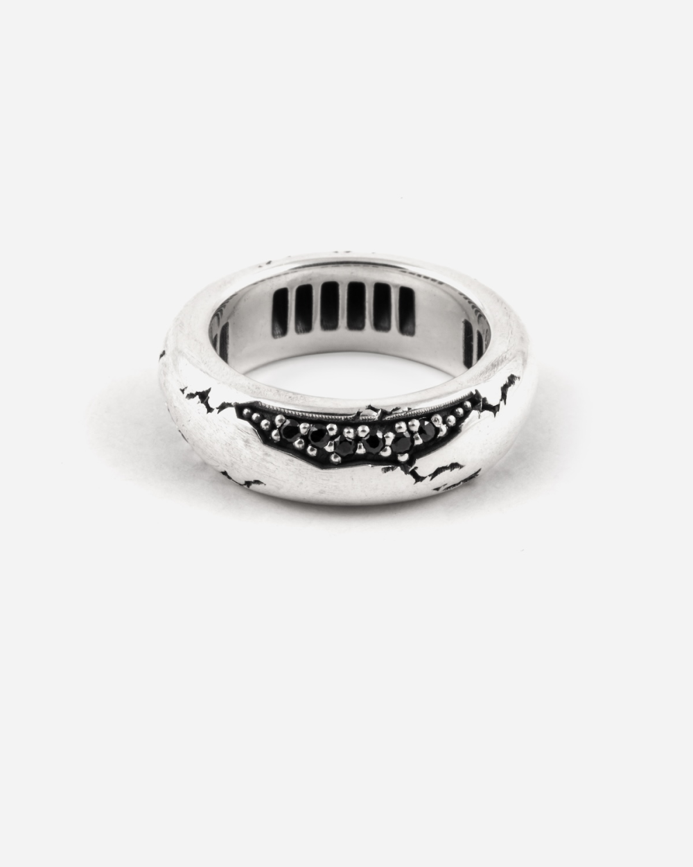 MATERIC BOLD RING WITH BLACK STONES