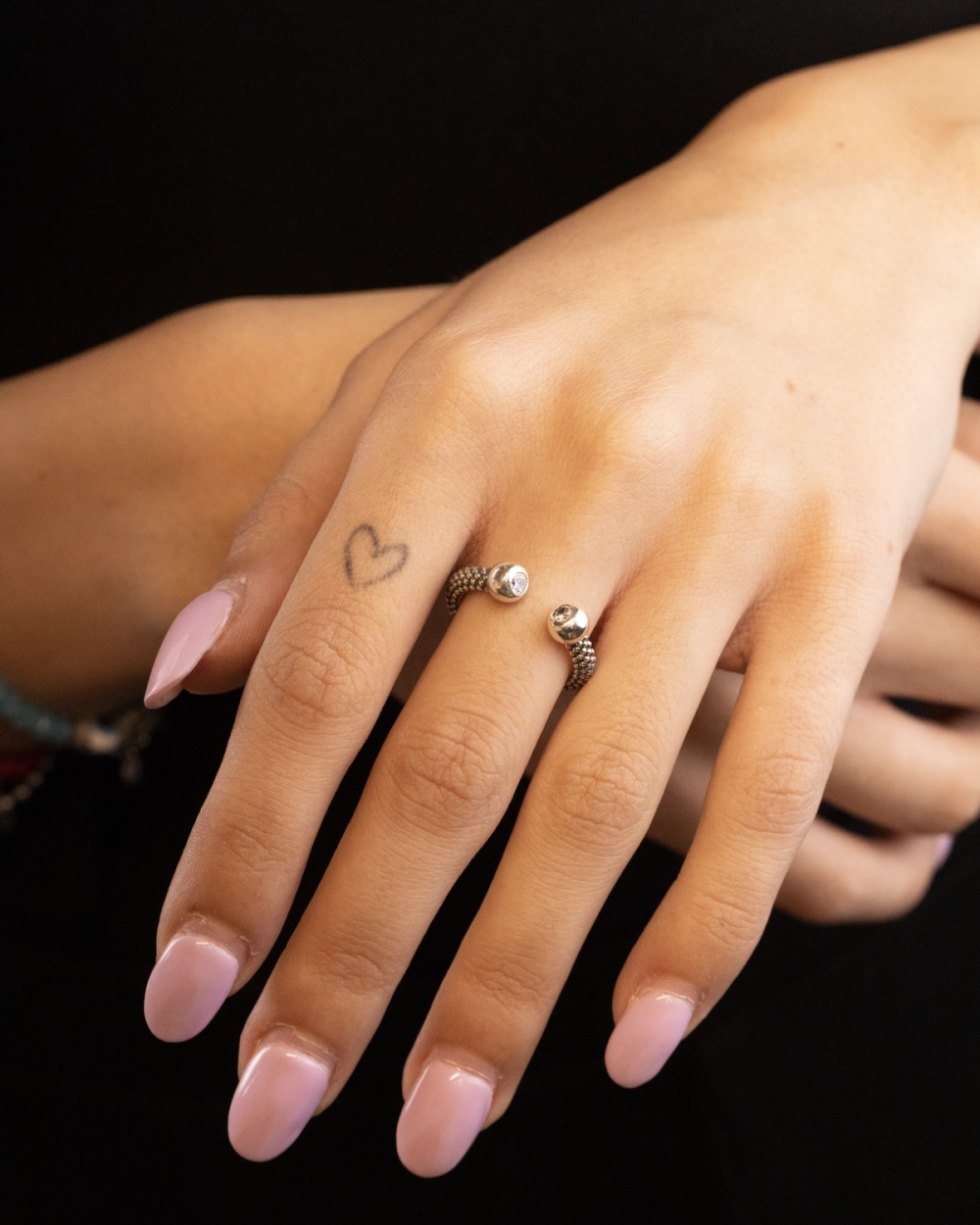 DOTTED PIERCING FINE RING WITH STONES