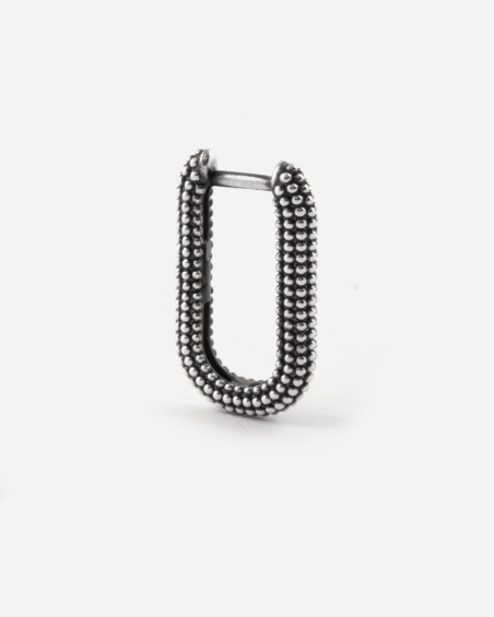 DOTTED OVAL EARRING WITH SNAP CLOSURE