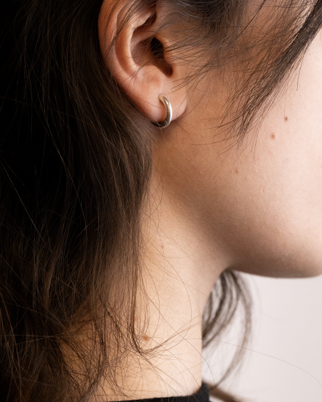 HOOP EARRING WITH SNAP CLOSURE